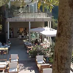 Sesta Terra Natural Hotel