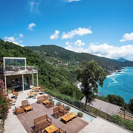 Sesta Terra Natural Hotel 4*